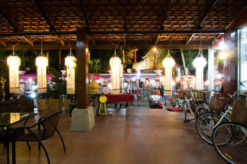 Hotel Phoothawee House à Chiang Mai Extérieur photo