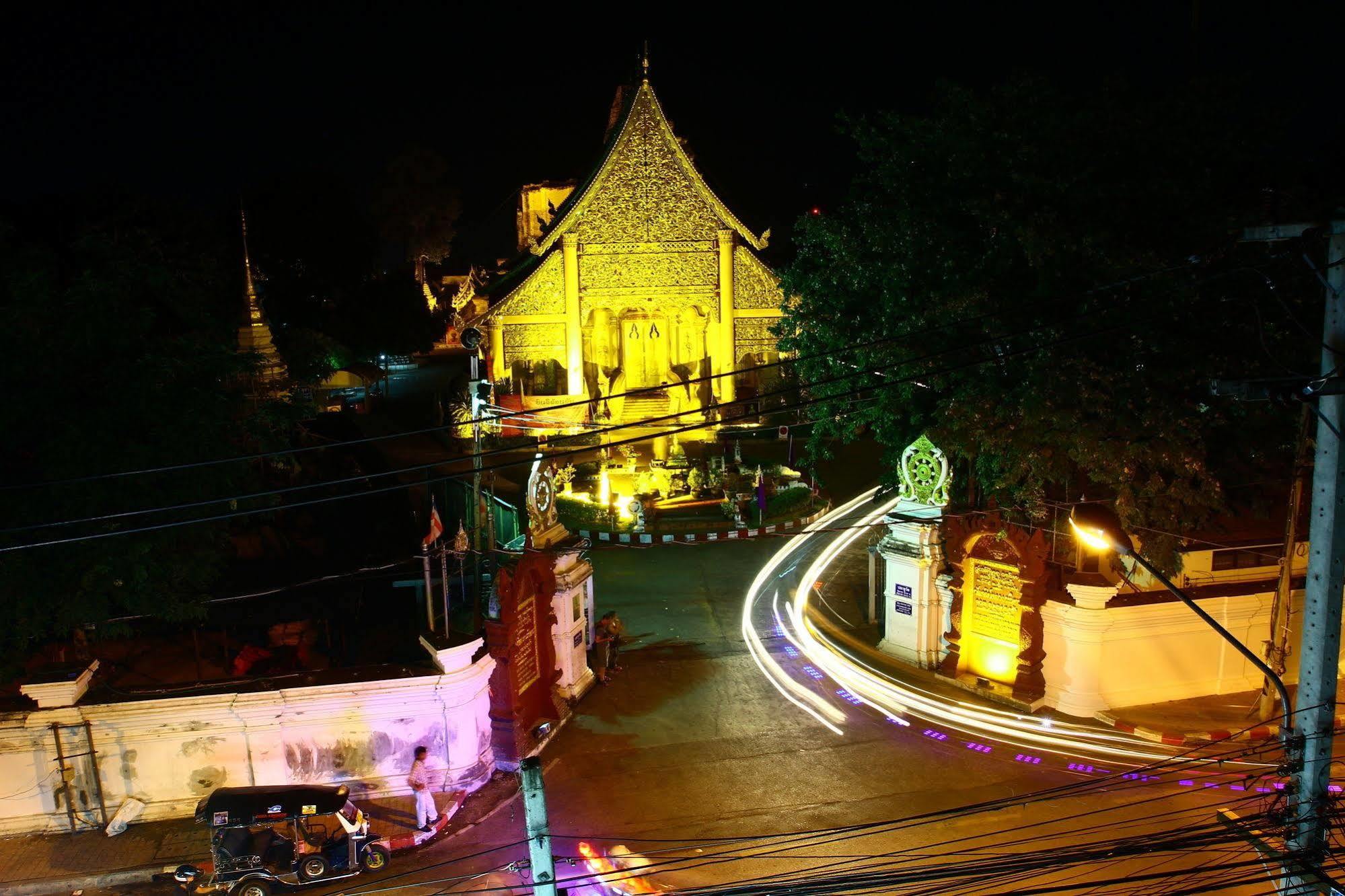 Hotel Phoothawee House à Chiang Mai Extérieur photo