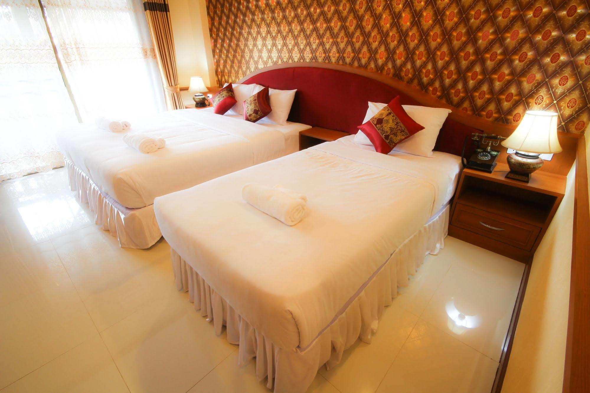 Hotel Phoothawee House à Chiang Mai Extérieur photo