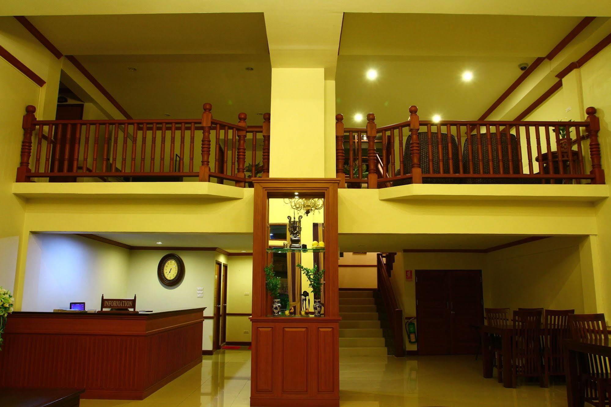 Hotel Phoothawee House à Chiang Mai Extérieur photo