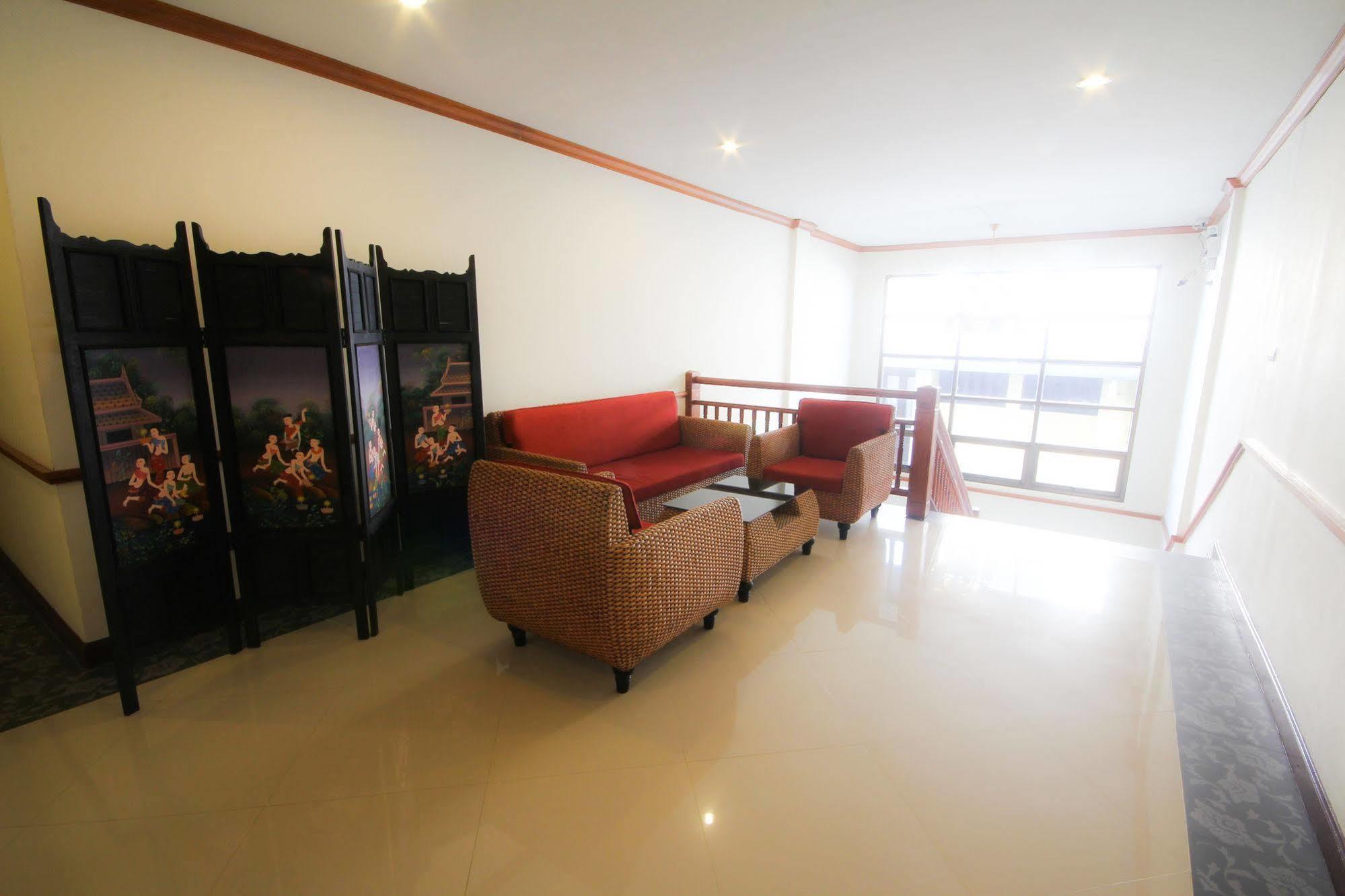 Hotel Phoothawee House à Chiang Mai Extérieur photo