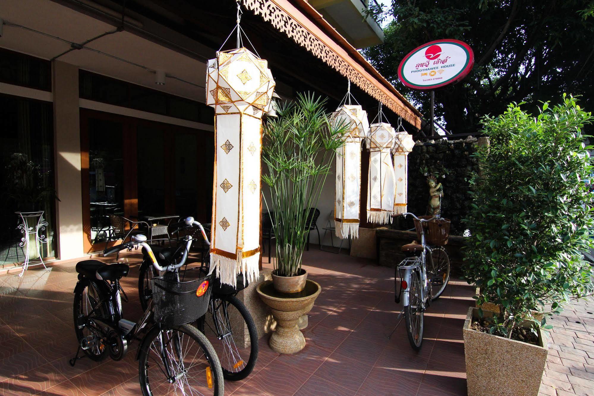 Hotel Phoothawee House à Chiang Mai Extérieur photo